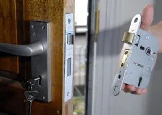 Aqua Locksmith Store Savannah, GA 912-403-6098 - 6-Locks-Replace